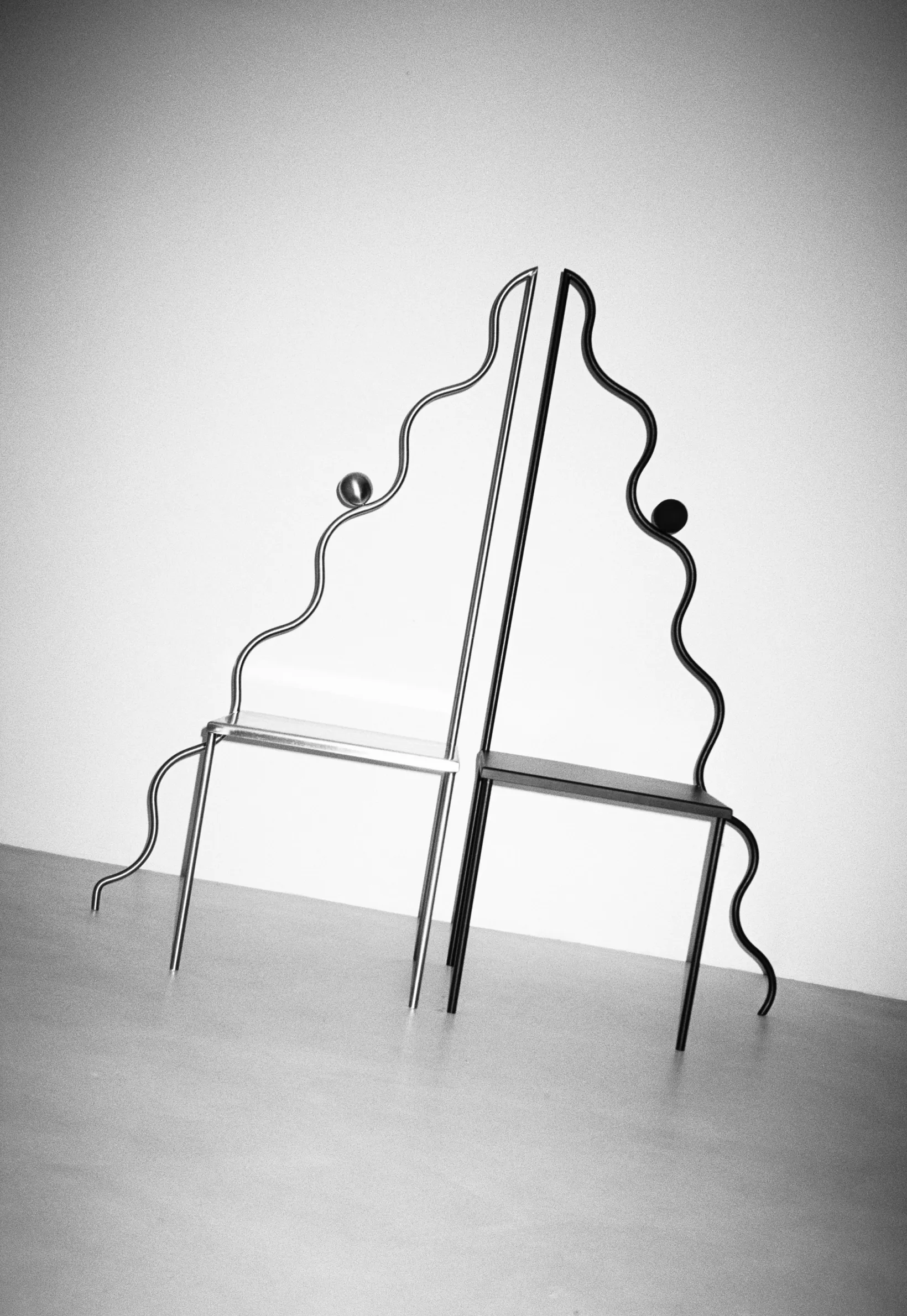 Descending chair