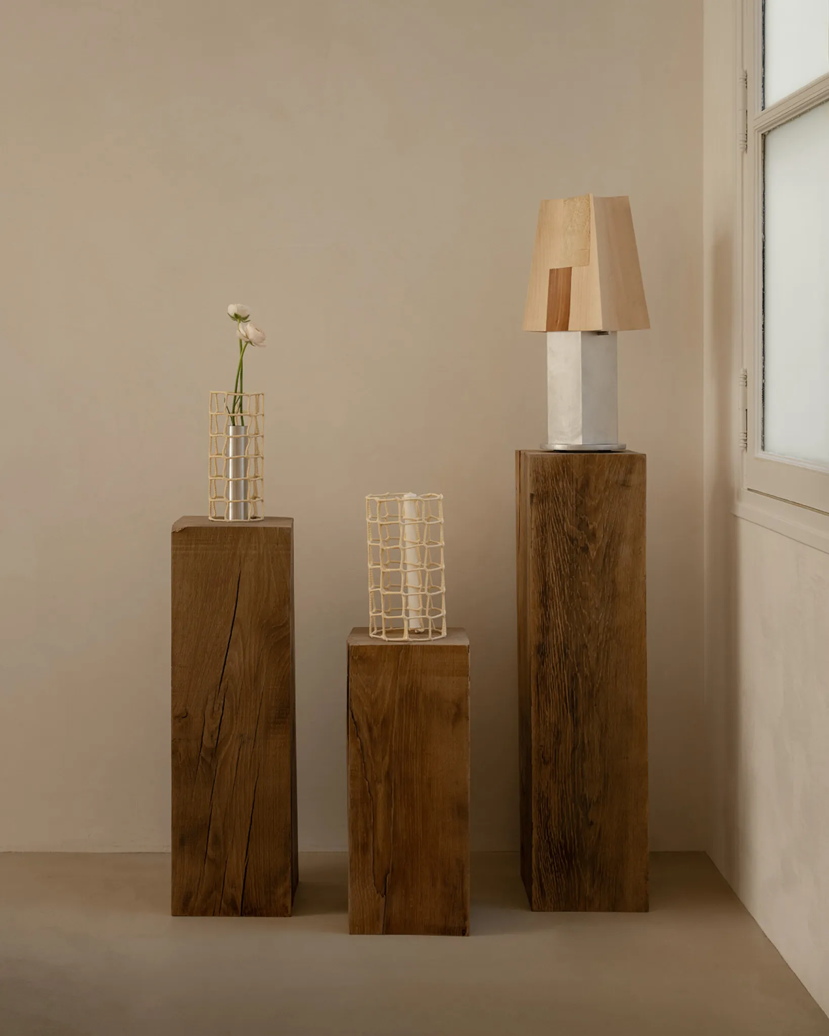 Table lamp