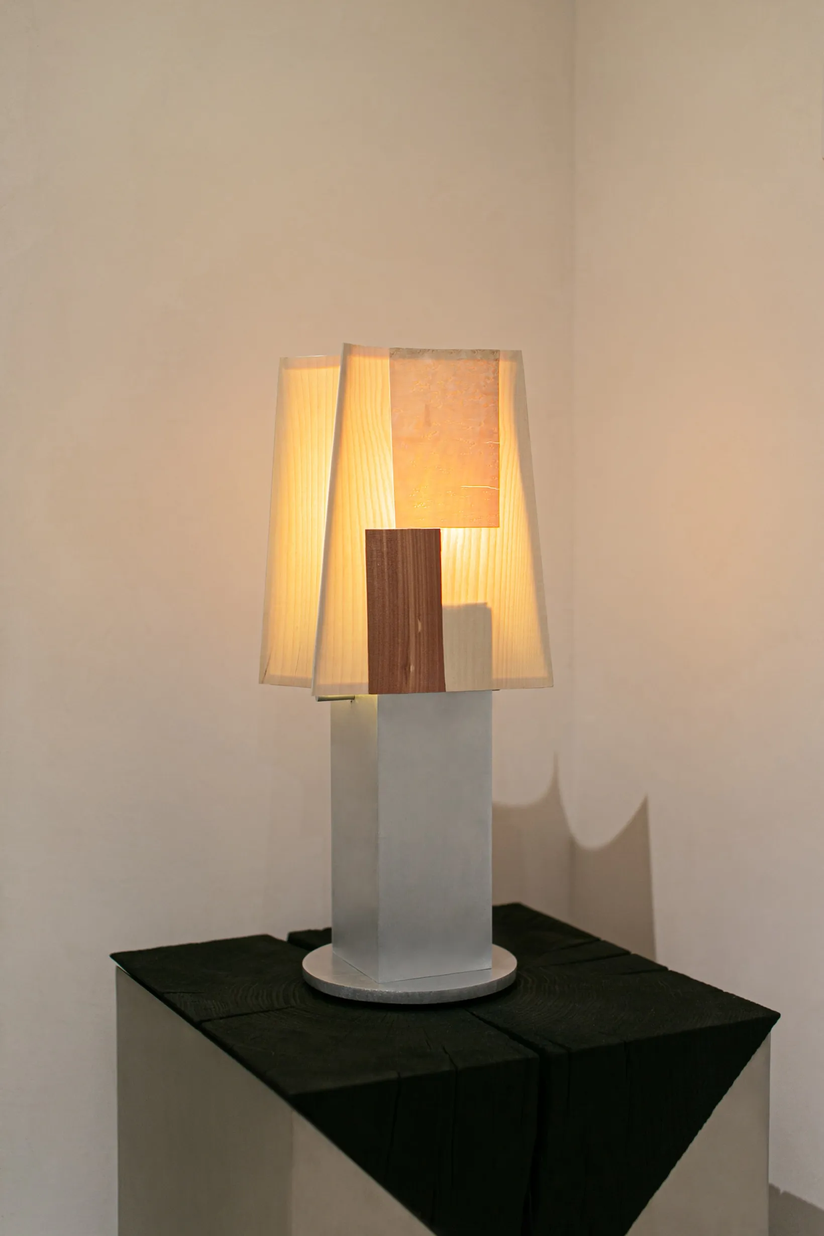 Table lamp