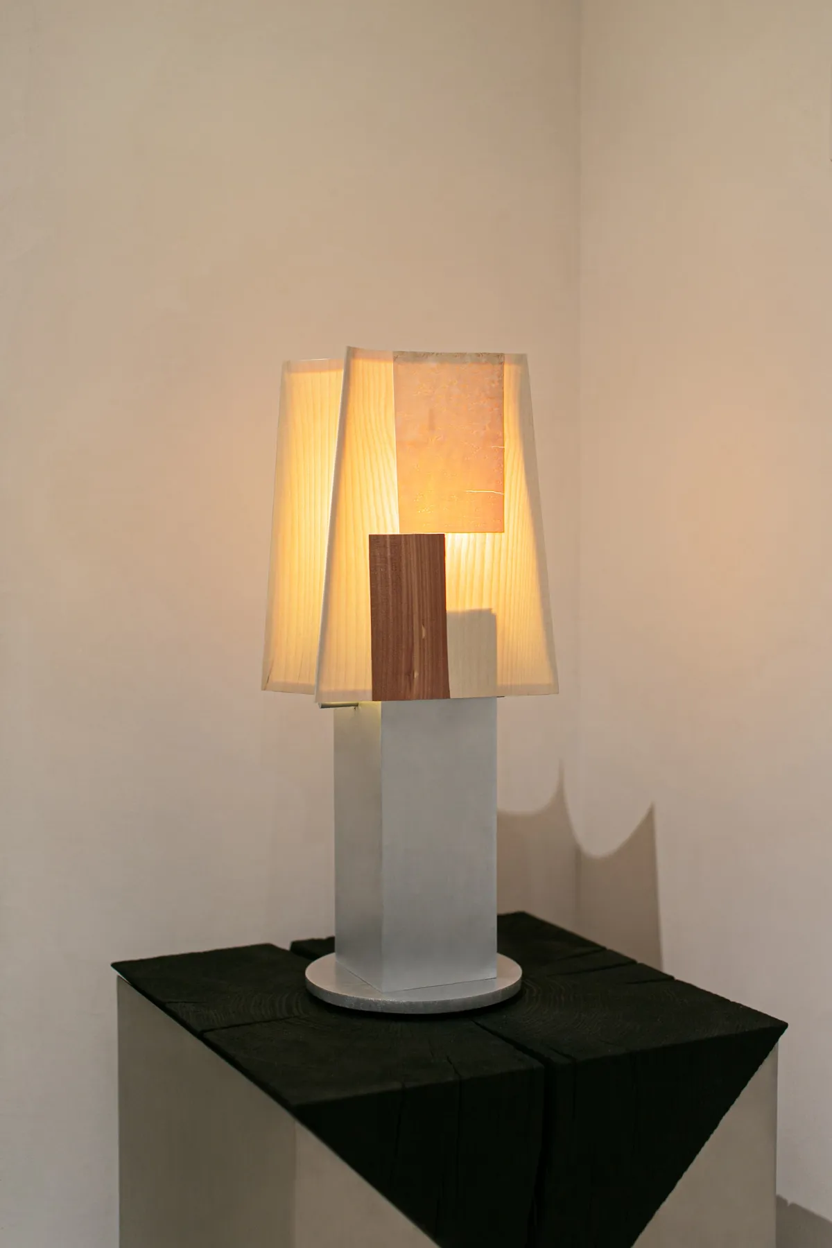 Table lamp