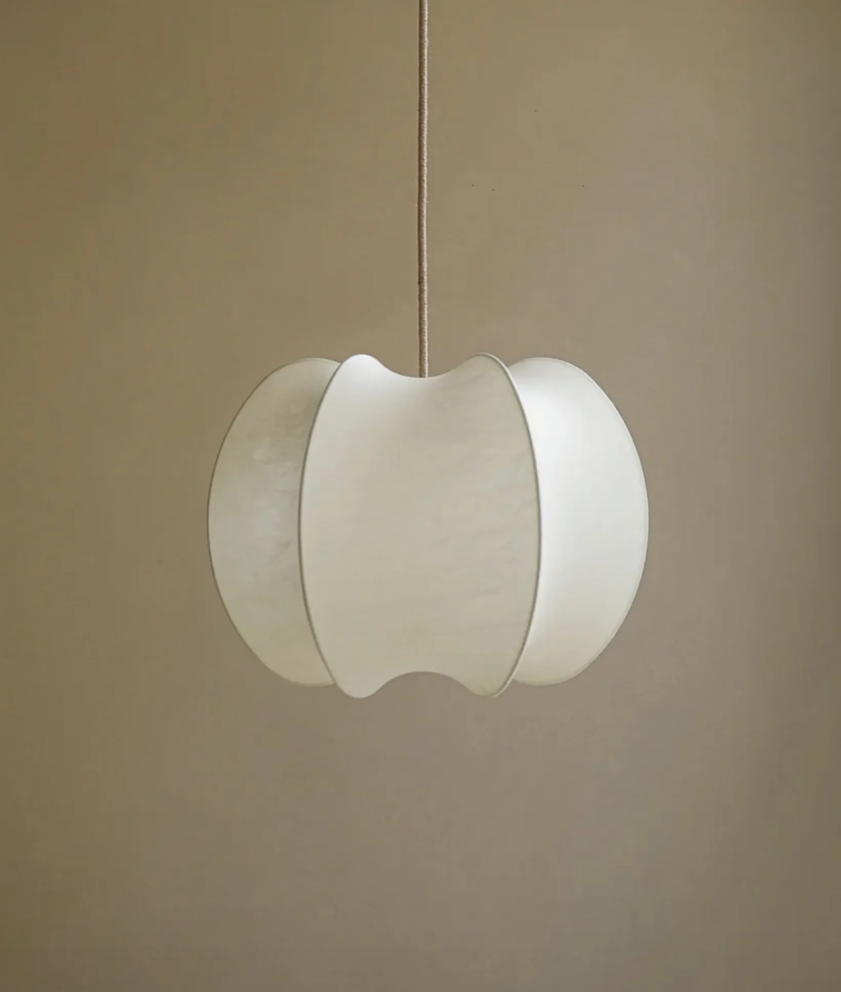 Cocoon lamp