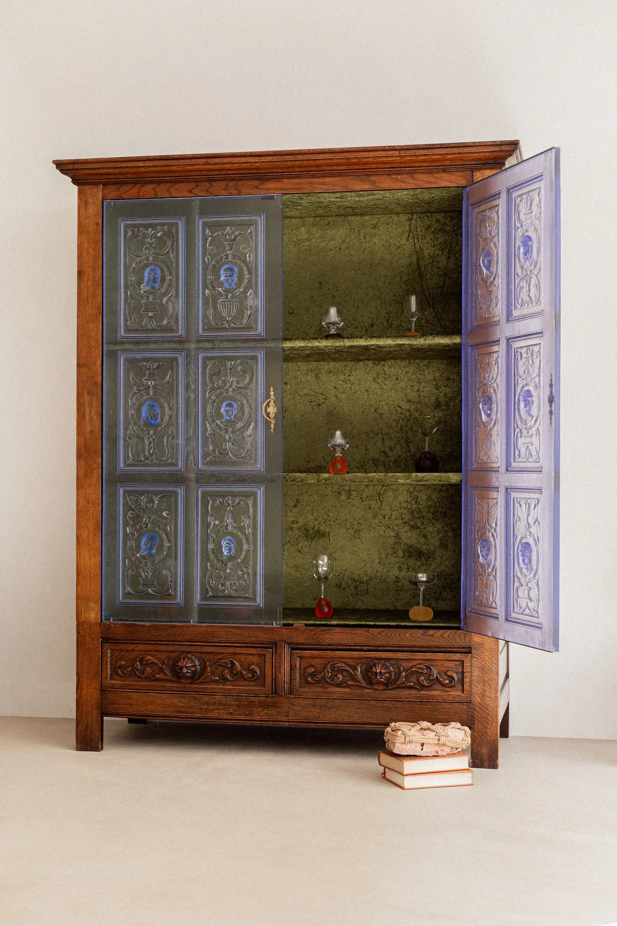 Marriage Vitrine
